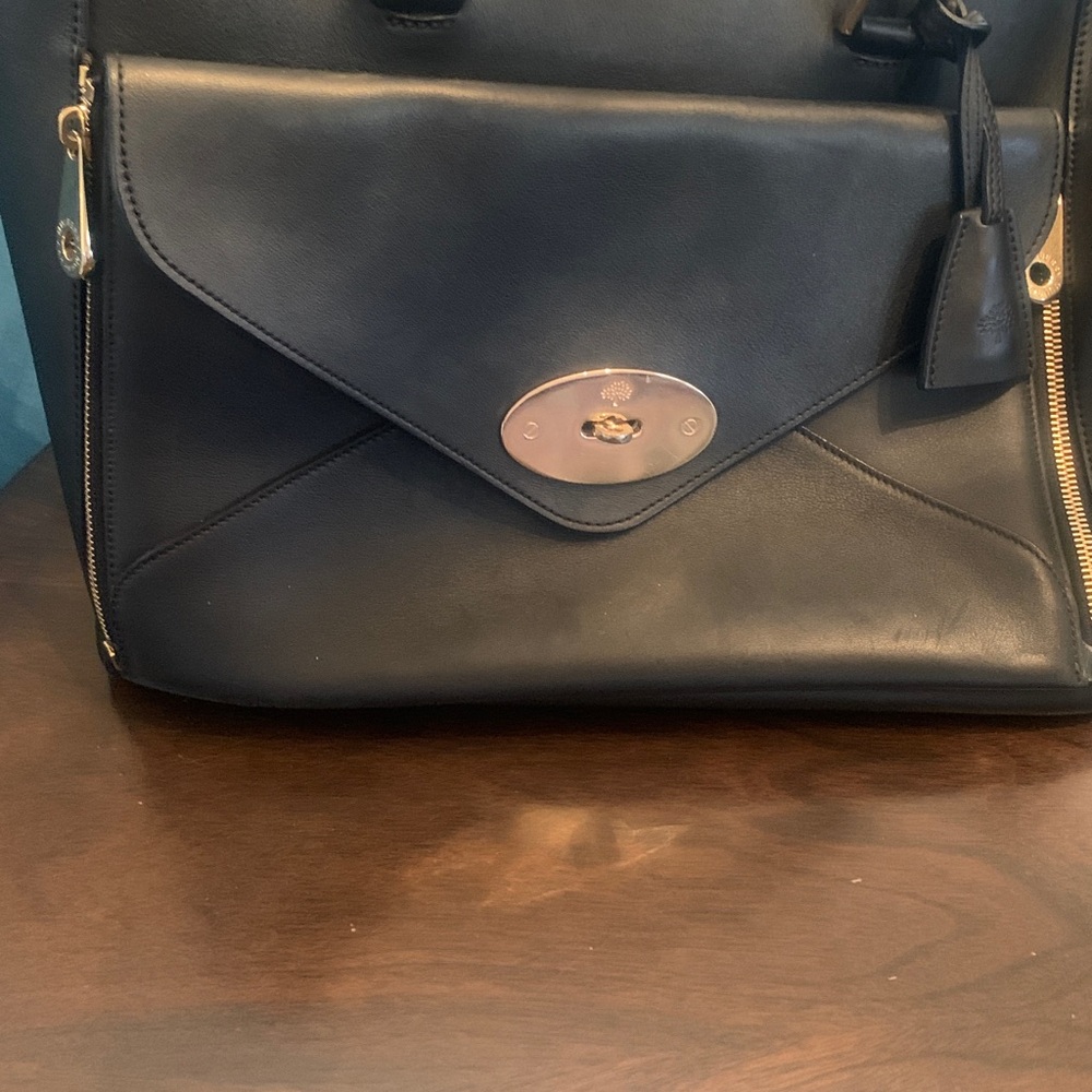 Mulberry Willow tote with zip out clutch - Picture 2 of 8